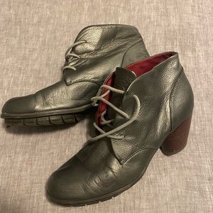 ESSKA leather booties